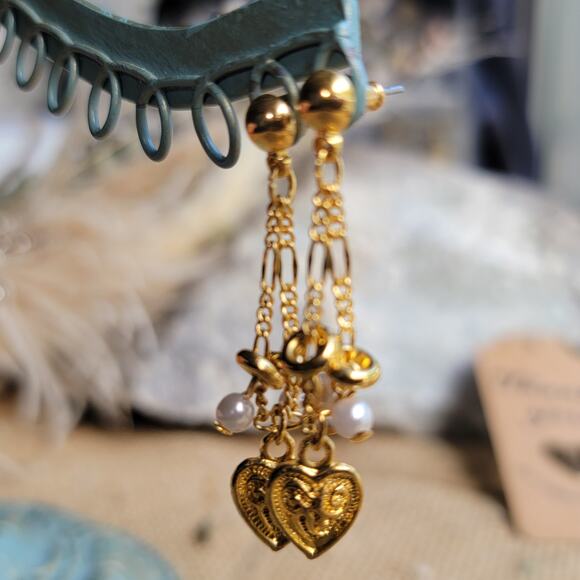 Vintage 1980s Gold Tone Dangle Earrings Heart Pearl Drop New Old Stock 2 Inch - Picture 4 of 10